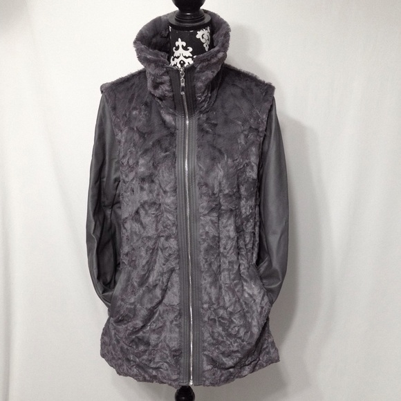 Dennis Basso Faux Fur Zip Front Jacket with Zip-Off Sleeves - Picture 3 of 11